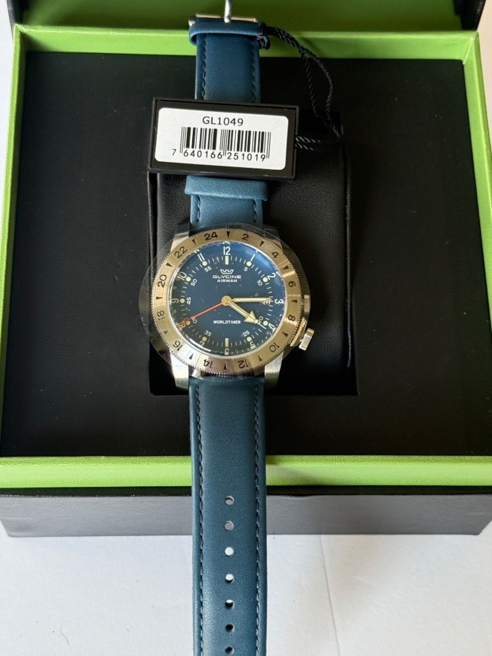 Glycine Airman GMT 40, GL1049 NEW NEVER WORN - Picture 9 of 14